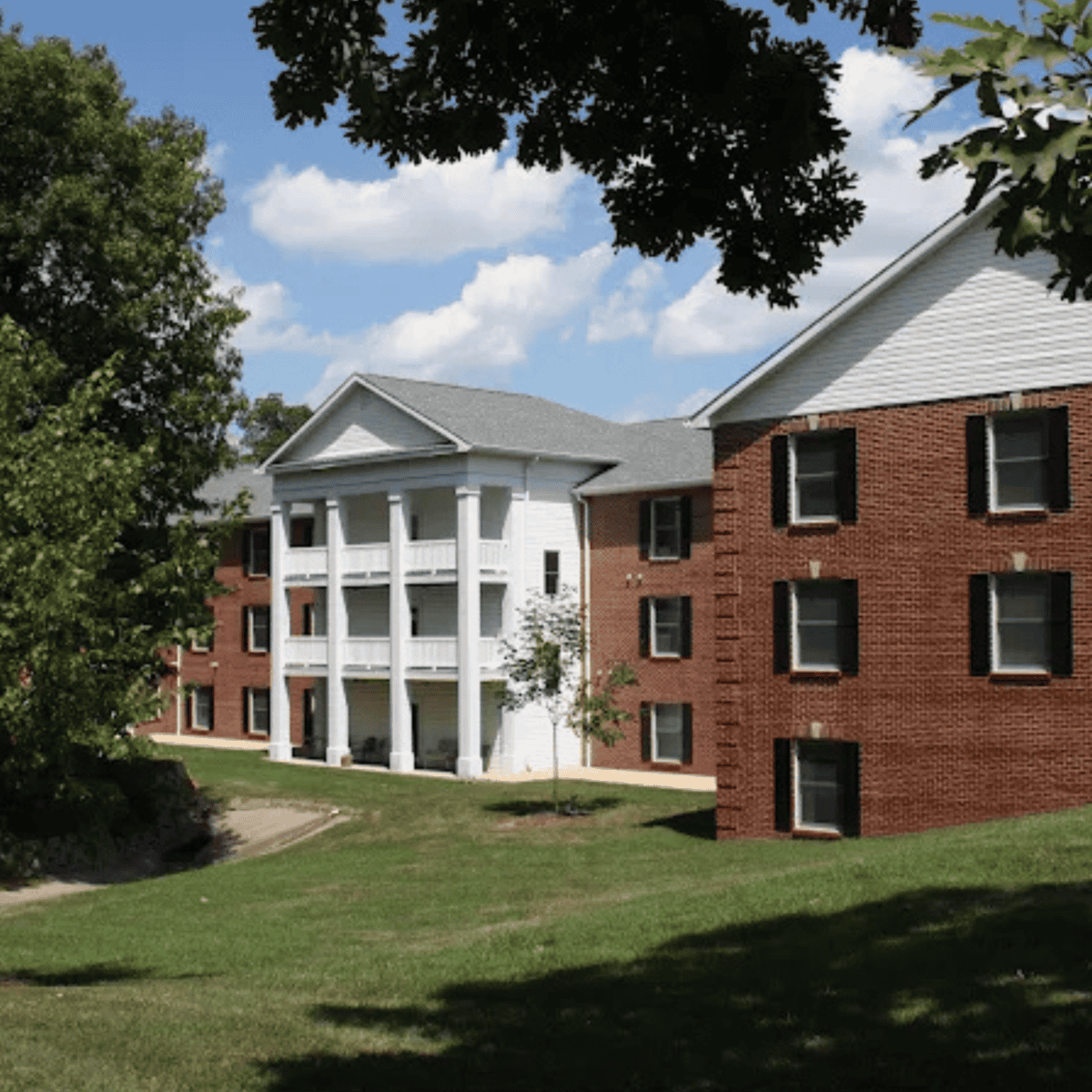 Twin Oaks - Midwest Property Brokers